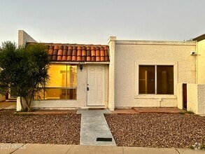 Building Photo - 2306 W Fremont Dr