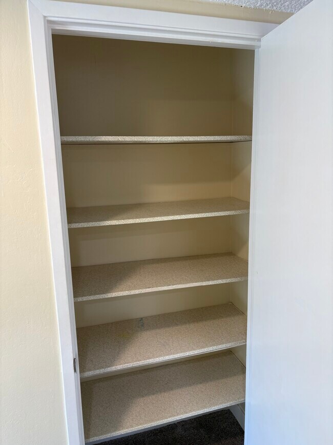 Foto del edificio - 22462 Salem Ave