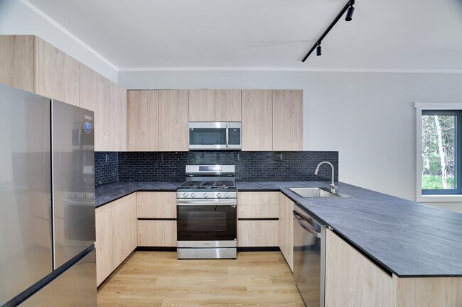 Foto del edificio - 1540 Lake Ln