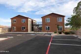 Building Photo - 6002 1/2 Pam McCall Drive Unit 3