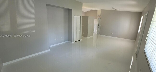 Building Photo - 10250 SW 173rd Terrace