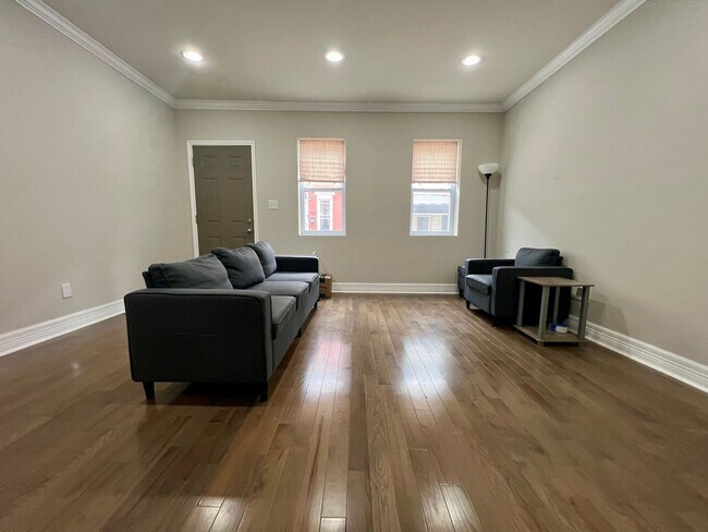 Foto del edificio - Stunning 3-Bedroom Townhome in Francisville! Available NOW!