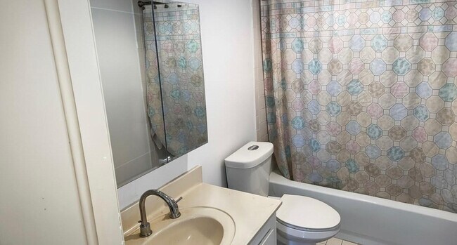 Foto del edificio - 901 Hillcrest Dr