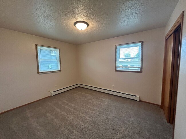 Foto del edificio - 352 2nd Ave SW