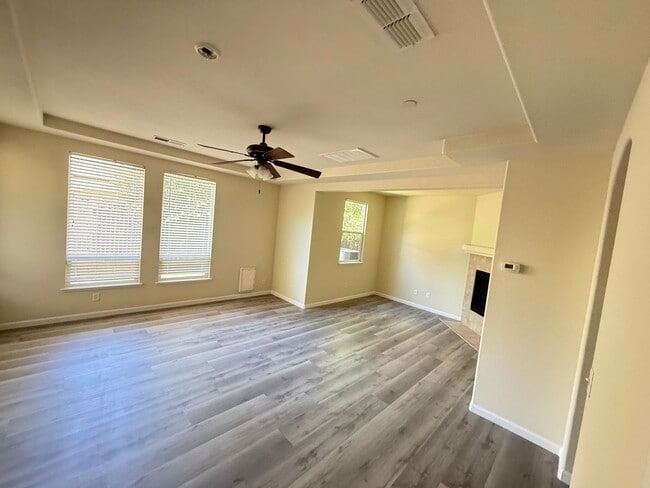 Foto del edificio - 1456 Eaglesfield Ln