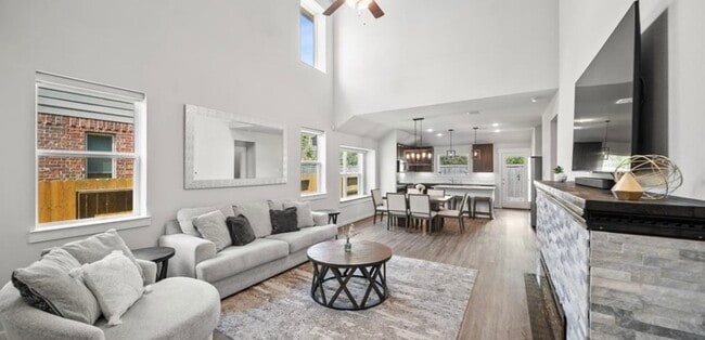 Building Photo - 2017 Acklen Run Dr