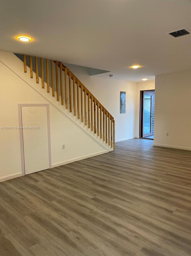 Foto del edificio - 916 NW 8th St