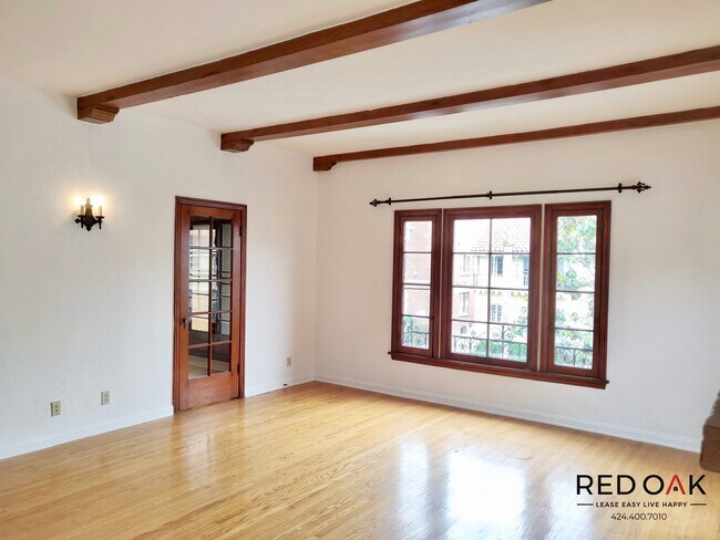 Foto del edificio - Rare One Bedroom In Mid-City. One Month Free!