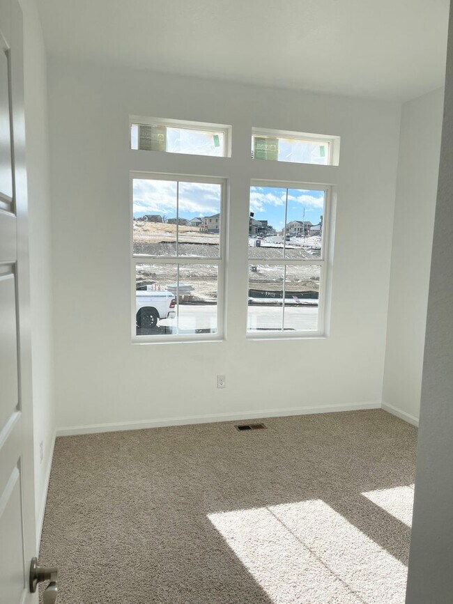 Building Photo - Beautiful home for rent between Parker and...