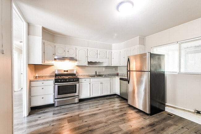Building Photo - 3860 Arquette Dr