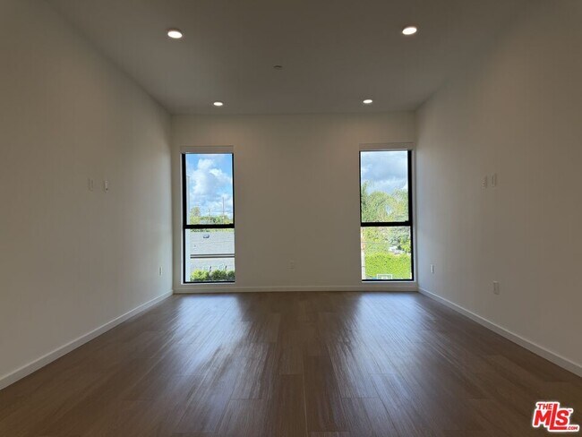 Foto del edificio - 5119 Colfax Ave