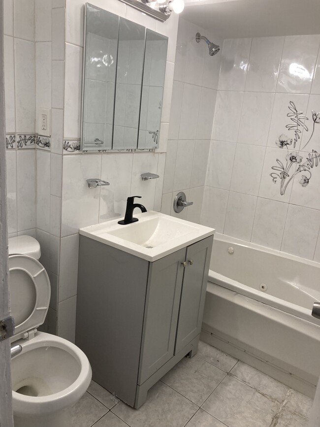 Foto del edificio - 3054 Barker Ave