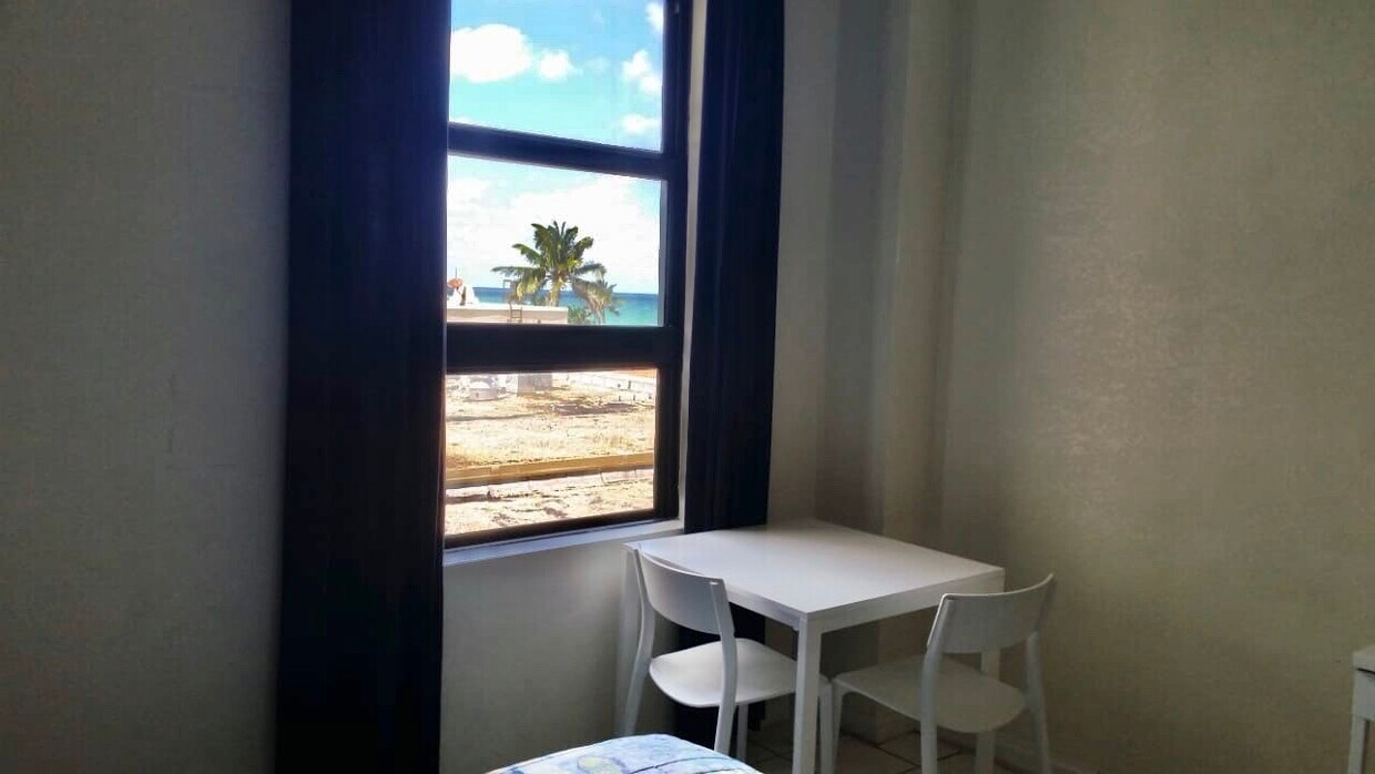 Primary Photo - 101 N Ocean Dr