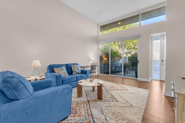 Foto del edificio - 3657 Quiet Side St