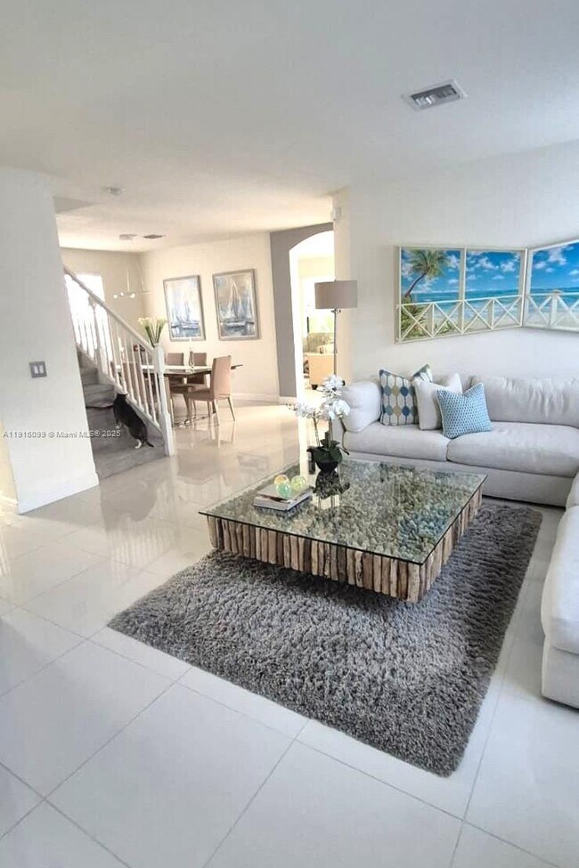 Foto del edificio - 8760 NW 102nd Ct