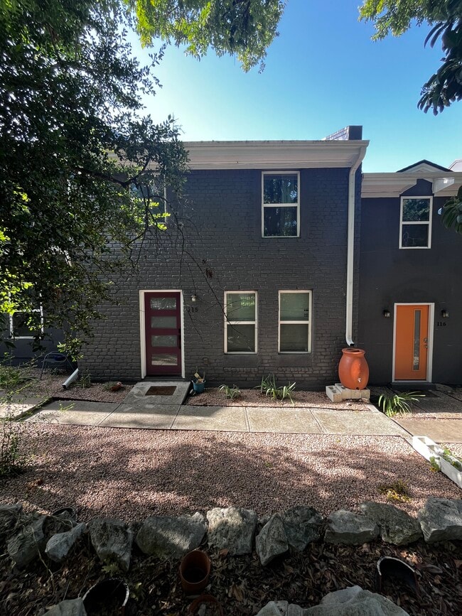 Building Photo - 6211 Manor Rd