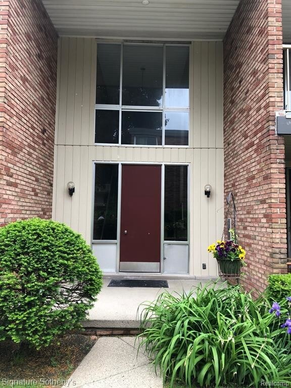 Foto del edificio - 4041 W Maple Rd