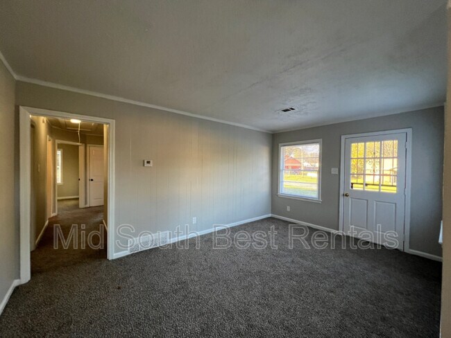 Foto del edificio - 447 Loraine Rd