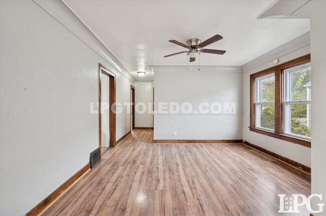 Foto del edificio - 2224 W Sylvania Ave