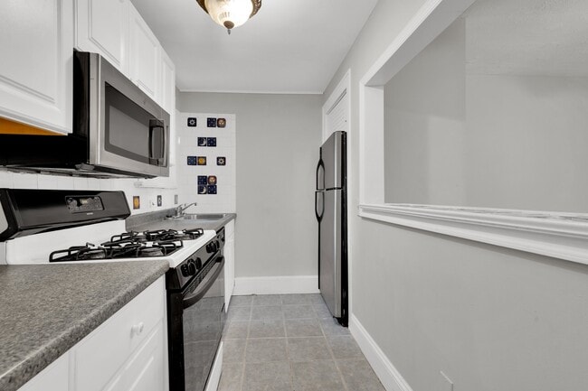 Building Photo - 1820 Clydesdale Pl NW