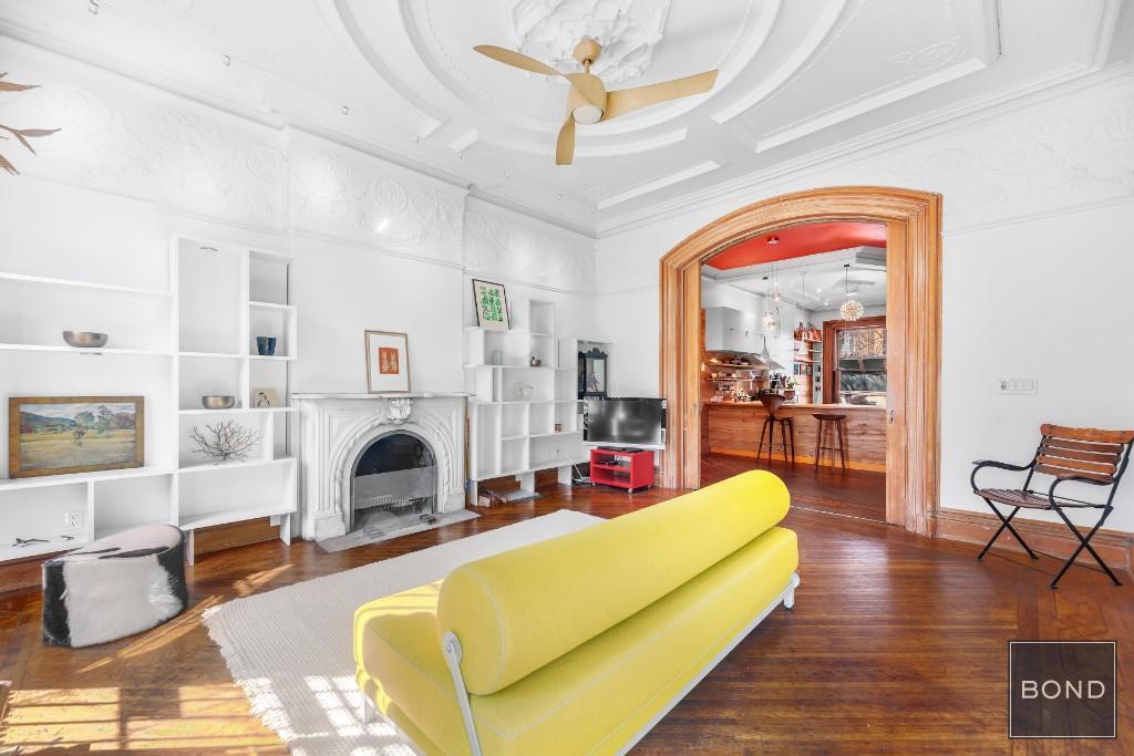 Primary Photo - Stunning 11 Room Historic Brownstone 4 BR ...