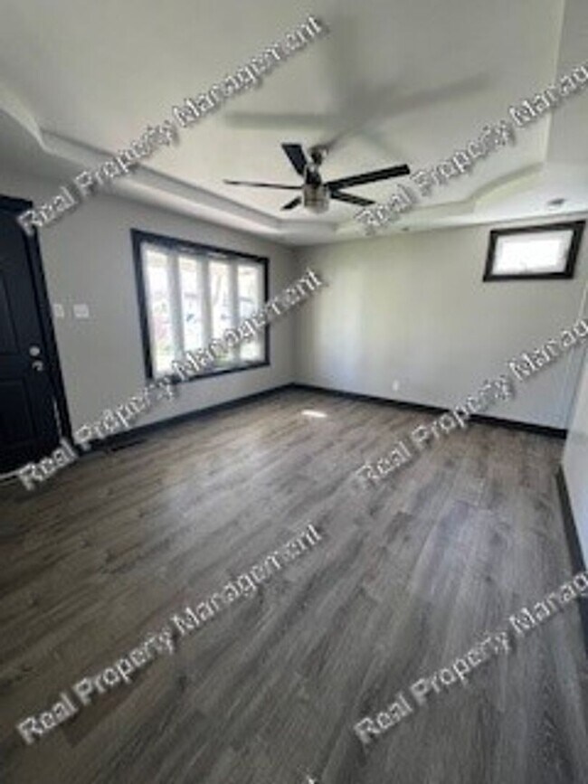 Foto del edificio - Three bedroom ranch in Hessville