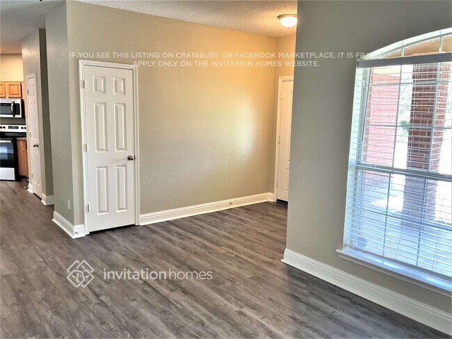 Foto del edificio - 6412 Rainwater Way