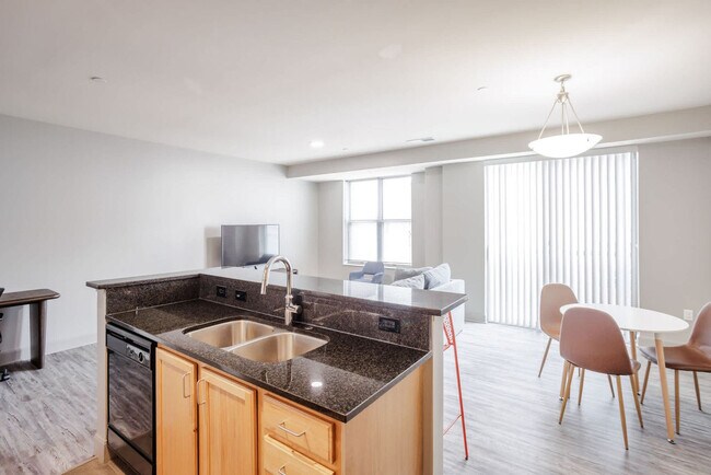 Building Photo - 121 E Freedom Way