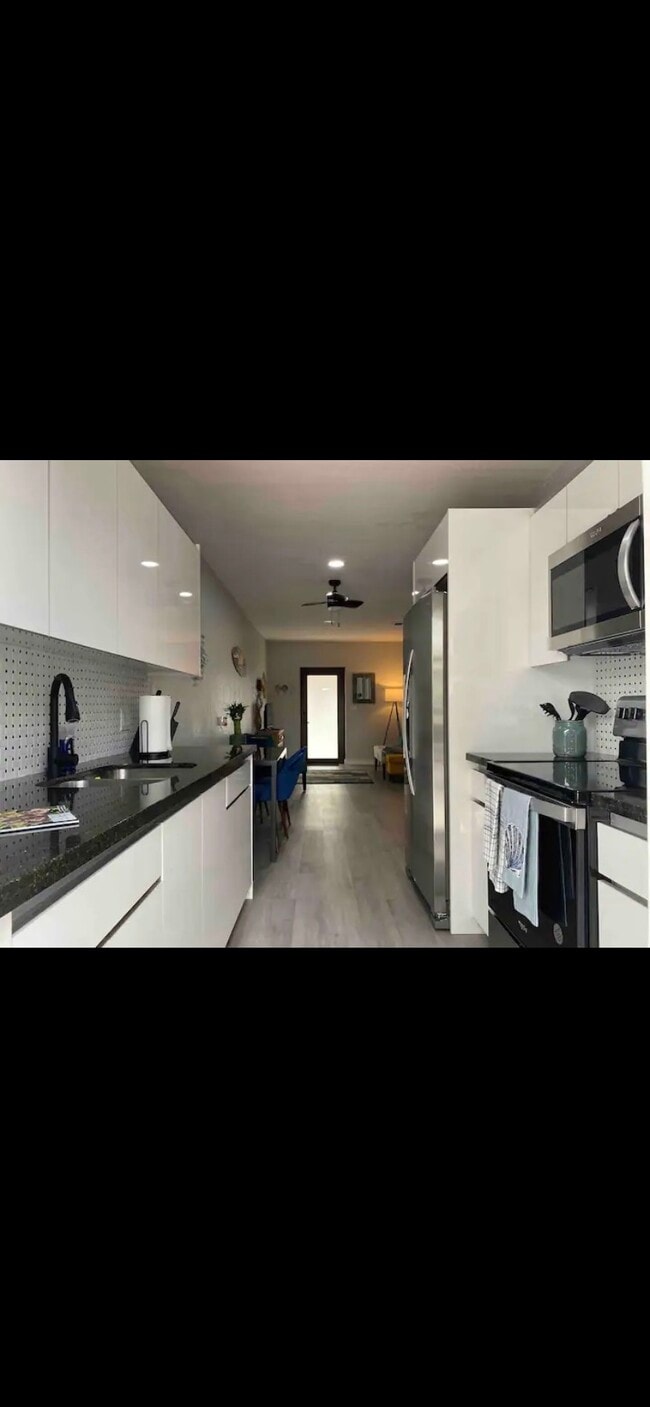 Building Photo - 2820 SW 1st St