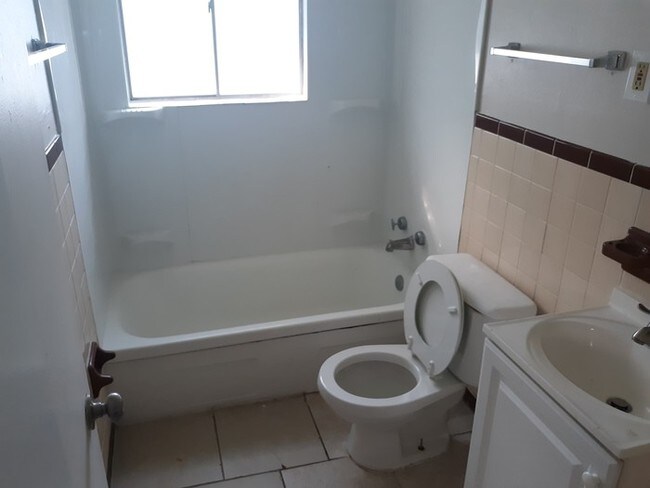 Foto del edificio - 801 Thomas Ave