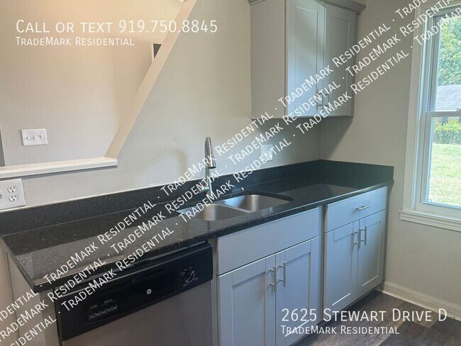 Foto del edificio - 2625 Stewart Dr