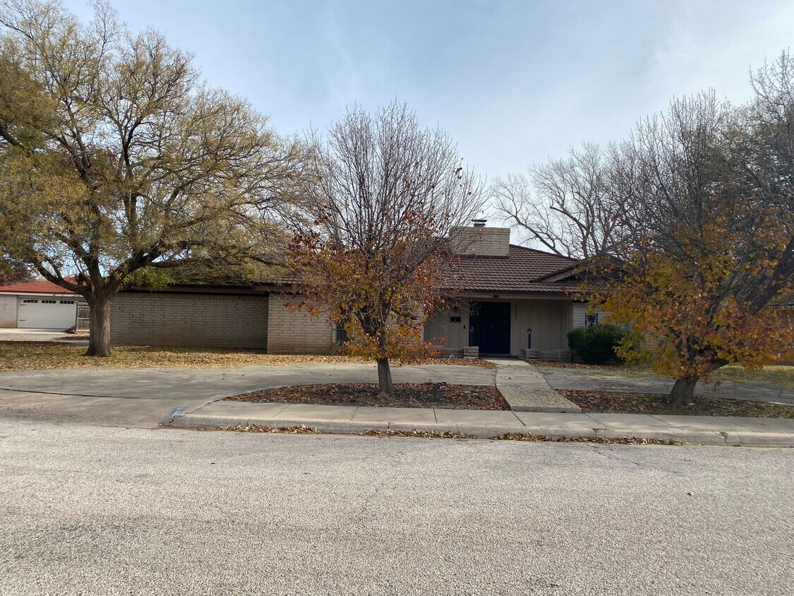 Primary Photo - 3501 Langtry Dr