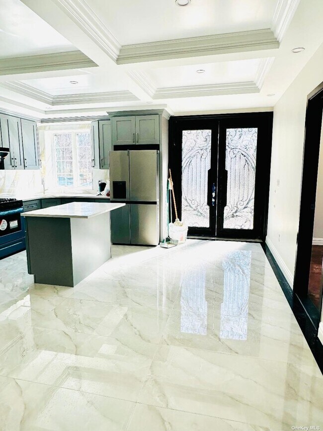 Foto del edificio - 69-42-69225 225th St