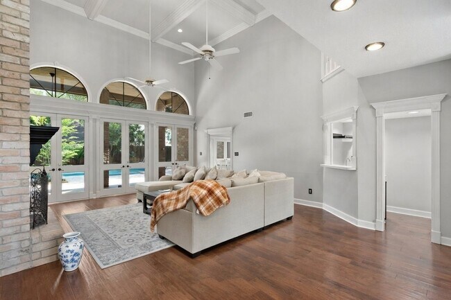 Foto del edificio - 1218 Emerald Green Ln