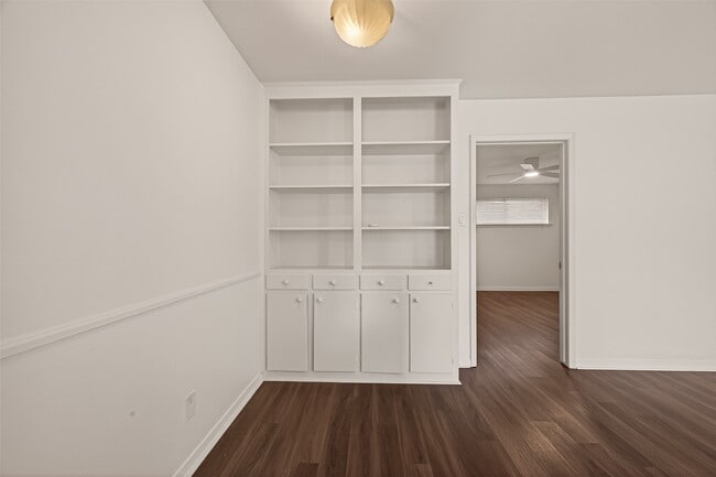 Building Photo - 1217 Heights Blvd