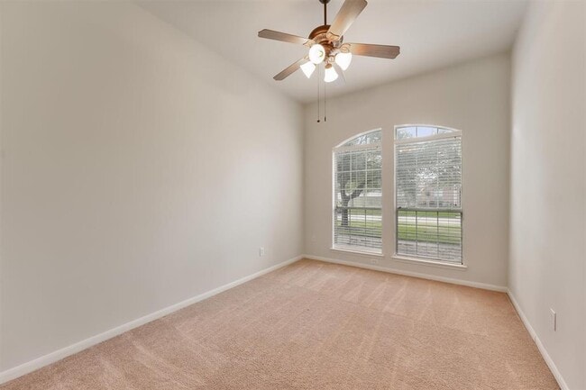 Building Photo - 15103 Southern Cypress Ln
