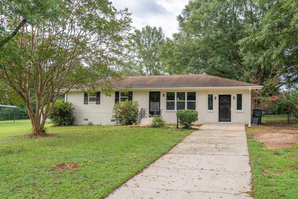 206 Oxford Dr, Oxford, GA 30054 House Rental in Oxford, GA