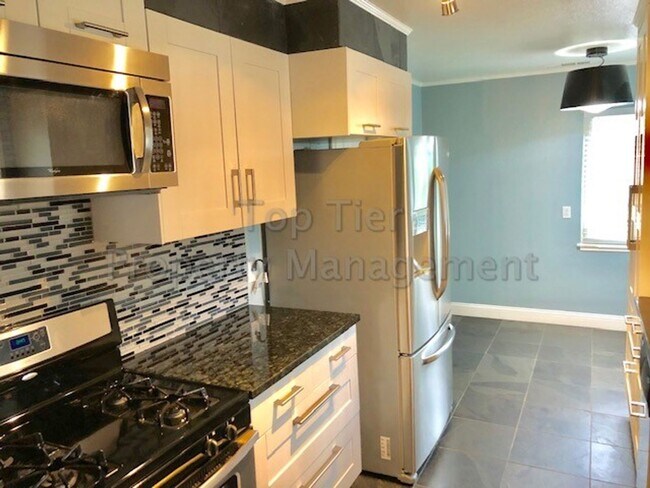 Foto del edificio - Spectacular 3 Bed, 1 Bath, 1,087 sqft House in Pleasant Hill available now for lease!