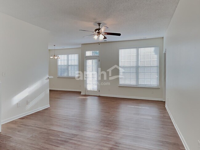 Foto del edificio - 120 Bluffton Rd