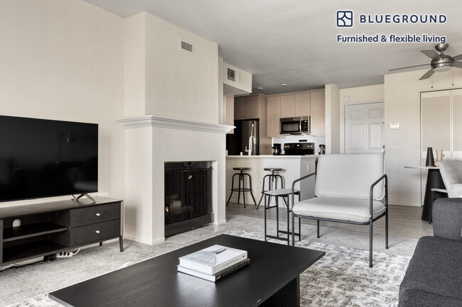 Foto del edificio - 3662 Barham Blvd