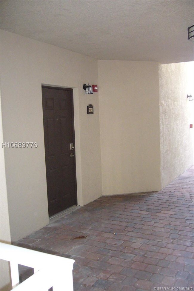 Building Photo - 8850 NW 97th Ave