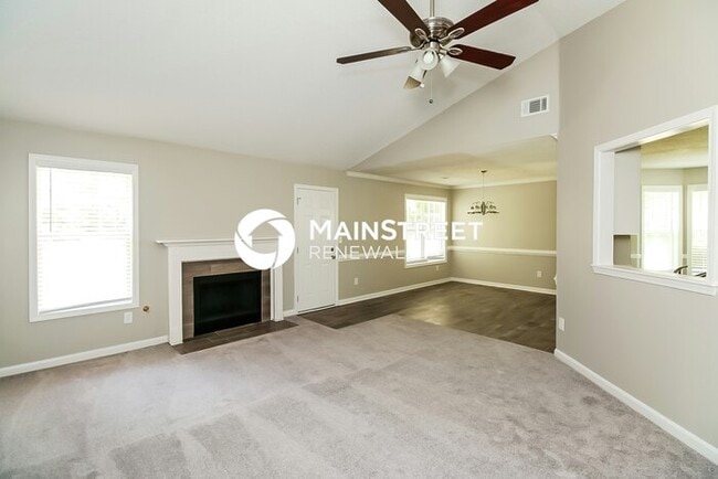 Building Photo - 3 Bedroom Pet-Friendly Home in Jonesboro, GA with Main Street Renewal