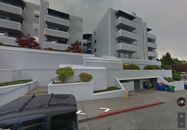 Foto principal - 2244 13th Ave W