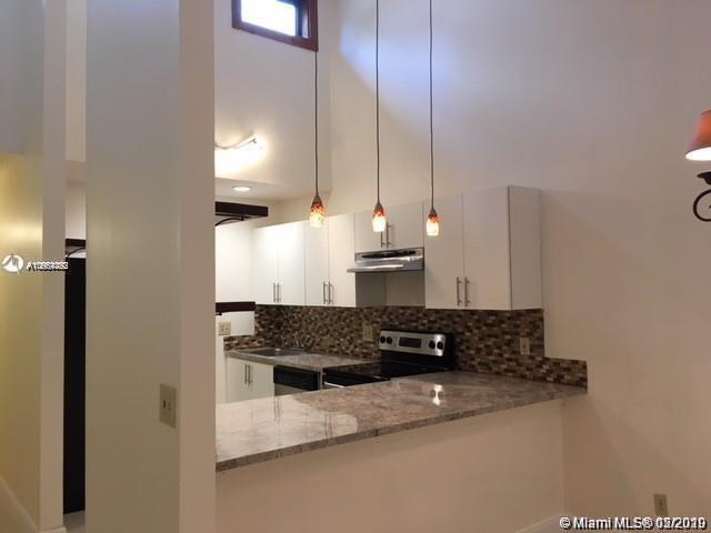 Building Photo - 6944 SW 40th Ct