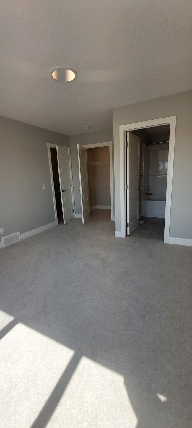 Building Photo - 286 Seton Passage SE