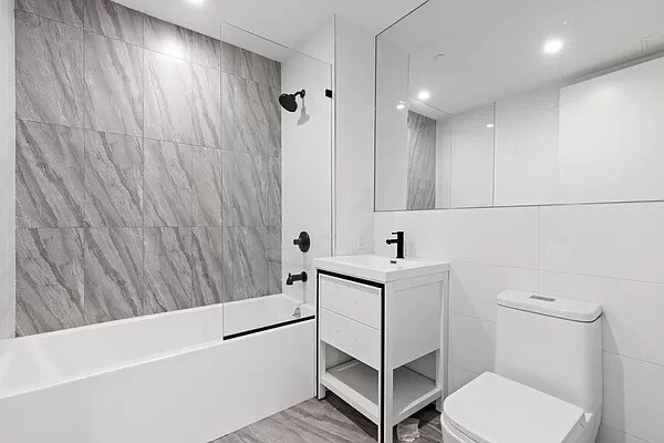 Foto del edificio - 282 E 32nd St