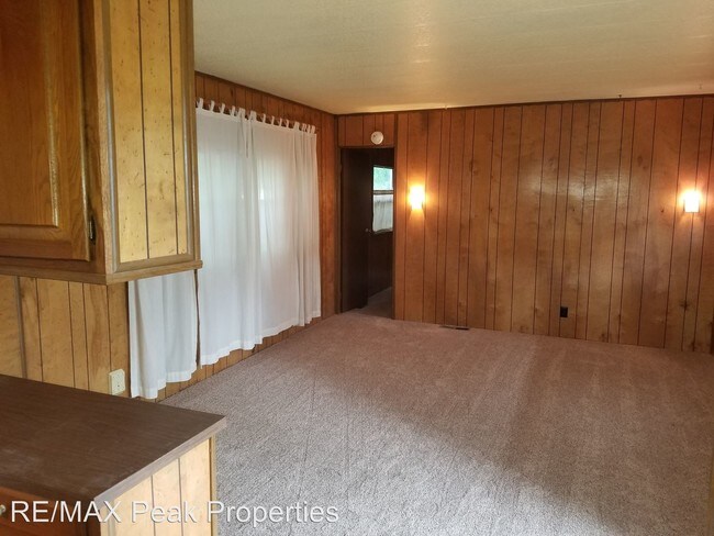 Building Photo - 3 br, 2 bath House - 3991 E. El Paso Drive