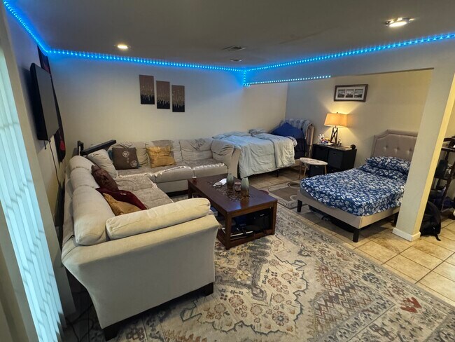 Foto del edificio - 7473 Wounded Knee Rd