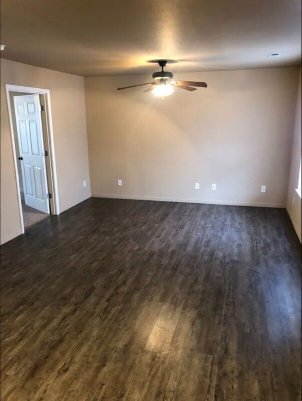 Foto del edificio - 16565 Hunters Ridge Ln