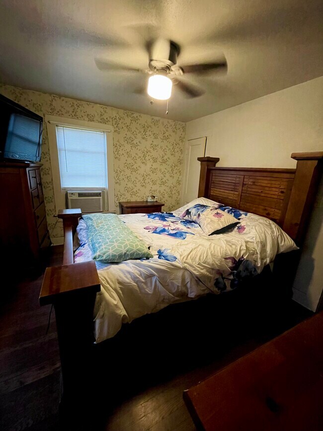 Foto del edificio - 820 N Chandler Dr